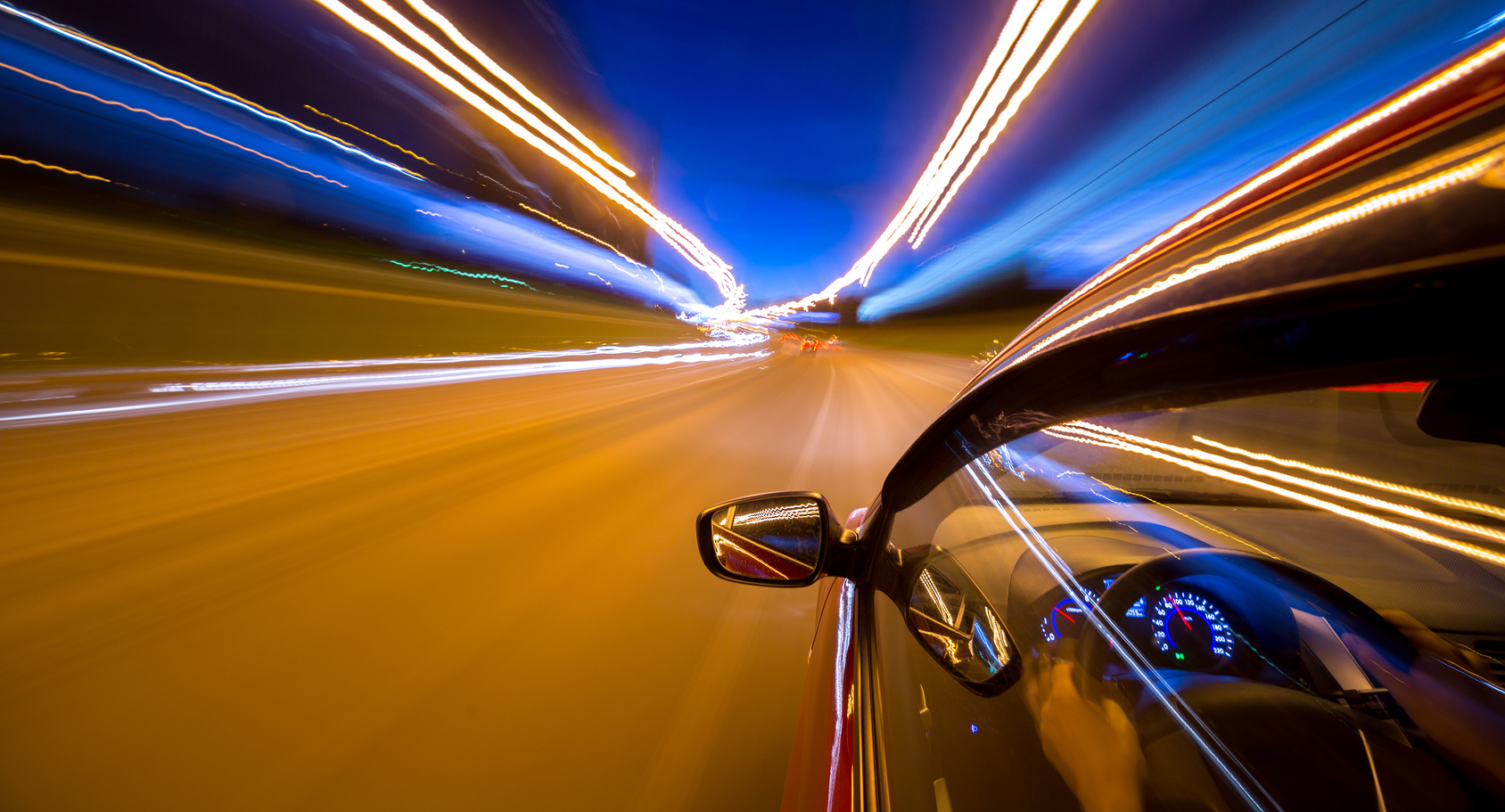 Fotolia 123265763 Geschwindigkeit Rausch Auto Straße